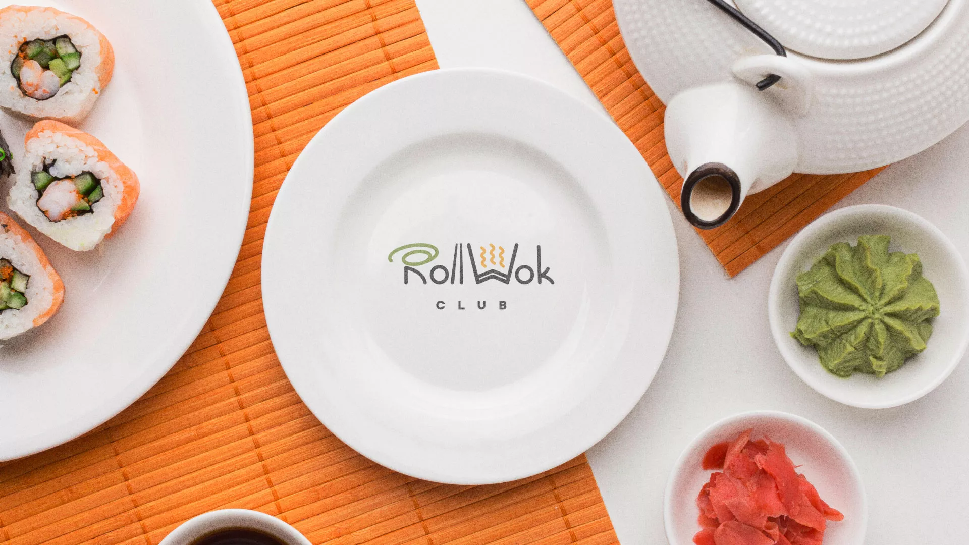 Разработка логотипа и фирменного стиля суши-бара «Roll Wok Club» в Канаше